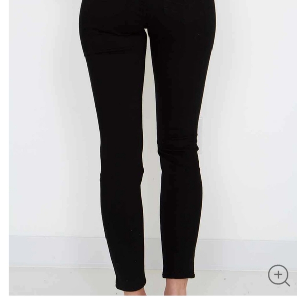 Silver Jeans Curvy High Rise Skinny Jeans for Women in Black - Picture 6 of 12